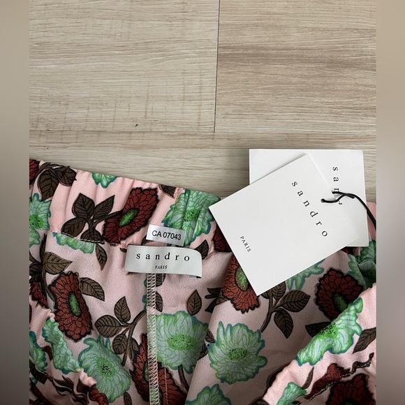 Sandro Floral Crepe Shorts Size Small NWT 40 - Picture 6 of 7